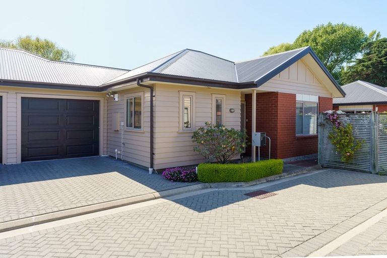Photo of property in 37 Streamside Court, Woolston, Christchurch, 8062