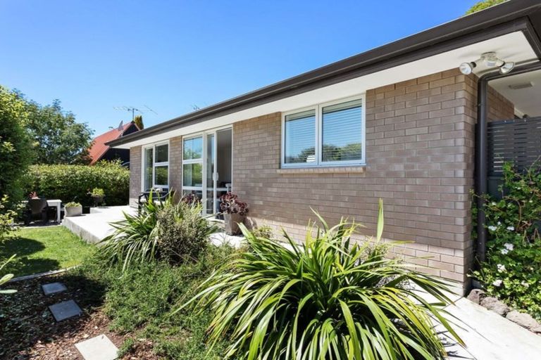 Photo of property in 21a Augusta Street, Redcliffs, Christchurch, 8081