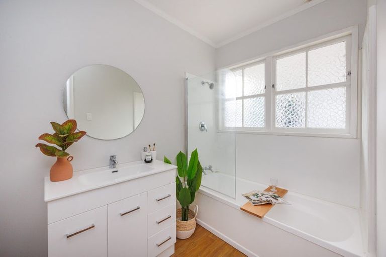 Photo of property in 65 Buick Crescent, Awapuni, Palmerston North, 4412