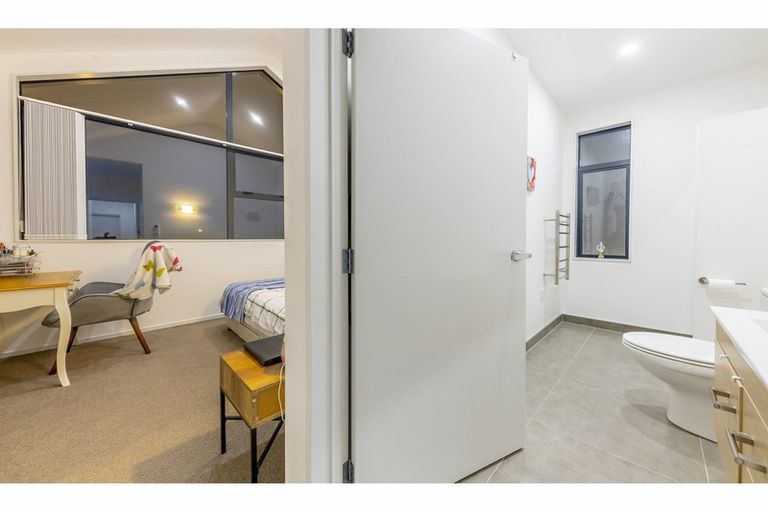 Photo of property in 49 Battalion Drive, Papakura, 2110