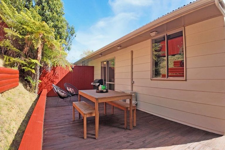 Photo of property in 22b Hillside Drive, Maoribank, Upper Hutt, 5018