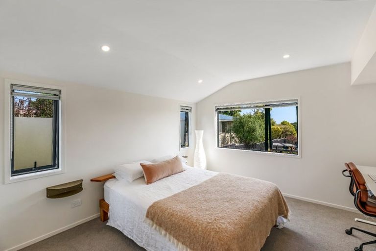 Photo of property in 1/8 Valron Road, Te Atatu South, Auckland, 0602