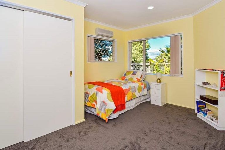 Photo of property in 16 Caversham Drive, Torbay, Auckland, 0630