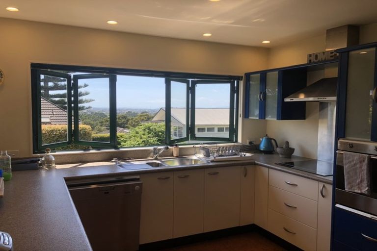 Photo of property in 1/32 Tui Glen Road, Birkenhead, Auckland, 0626