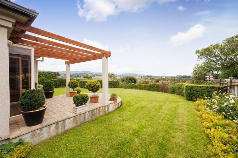 Photo of property in 144 Pacific Drive, Fitzherbert, Palmerston North, 4410