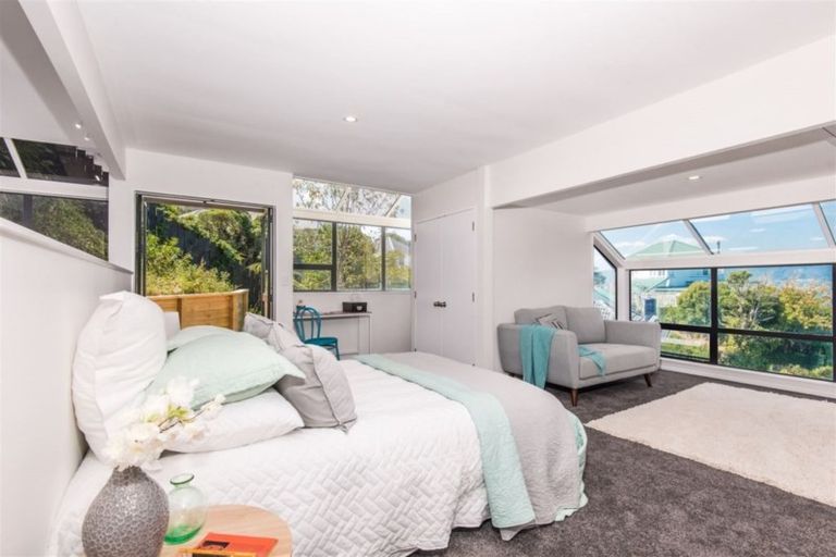 Photo of property in 33 Homebush Road, Khandallah, Wellington, 6035