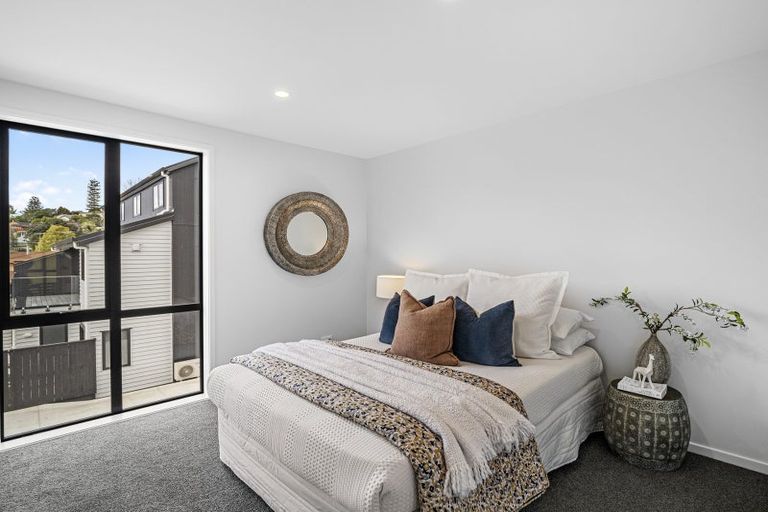 Photo of property in 4d Weetman Drive, Browns Bay, Auckland, 0630