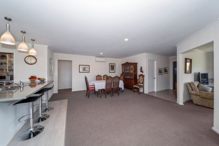 Photo of property in 4 Golf Course Lane, Waiwhakaiho, New Plymouth, 4312