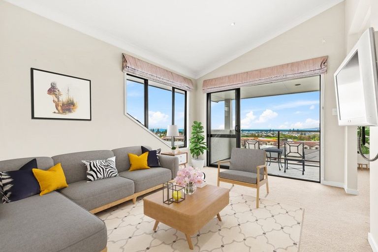 Photo of property in 51 The Ritz, Orewa, 0931