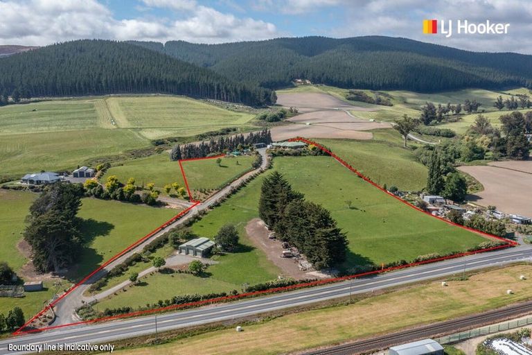 Photo of property in 756 Waihola Highway, Clarendon, Outram, 9073