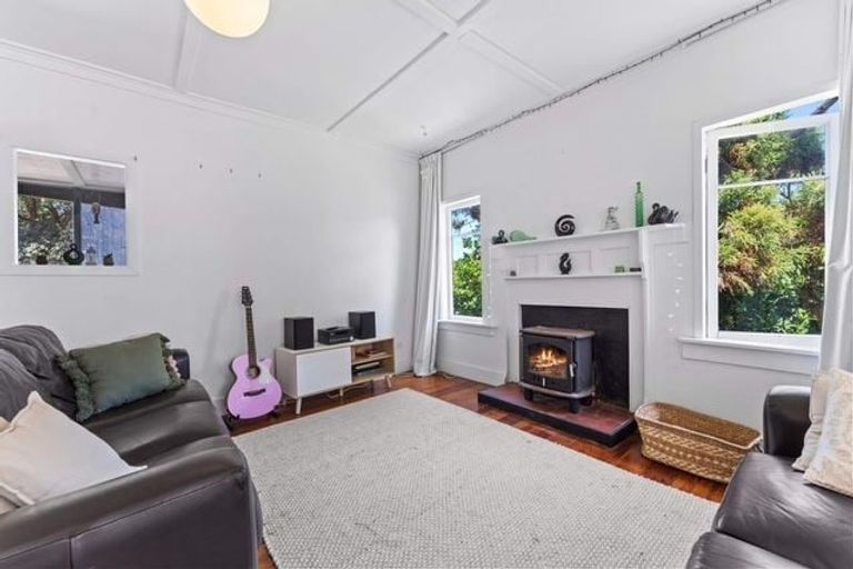Photo of property in 352 Motutara Road, Muriwai, 0881