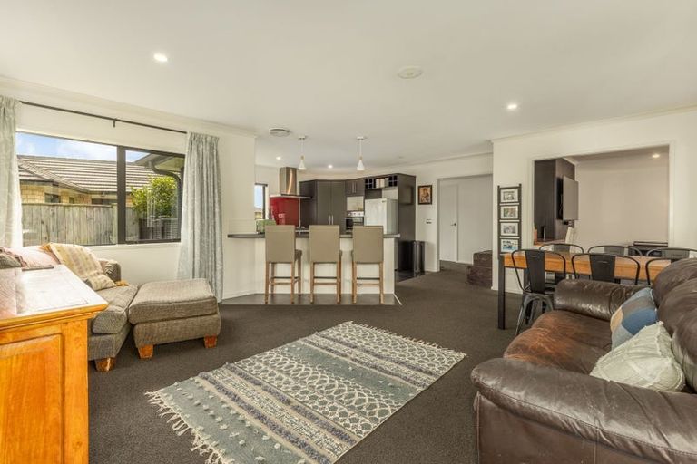 Photo of property in 18 Pearson Place, Paraparaumu, 5032