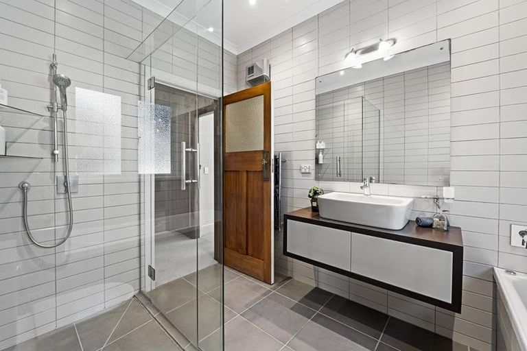 Photo of property in 83 Carrington Street, Lower Vogeltown, New Plymouth, 4310