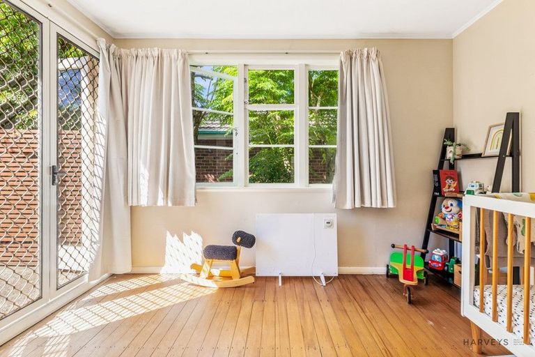 Photo of property in 76 Titirangi Road, New Lynn, Auckland, 0600