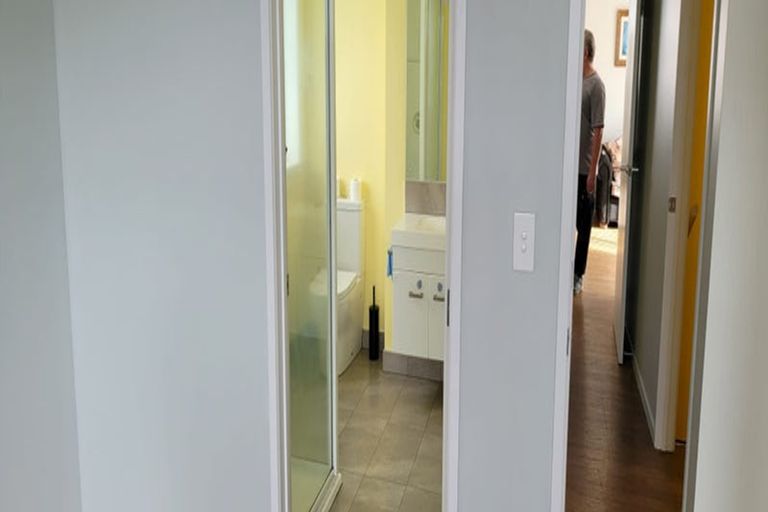 Photo of property in 13 Cooladerry Place, Rosehill, Papakura, 2113