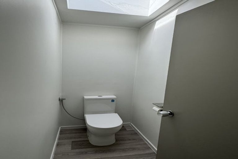 Photo of property in 2/74 Sunnybrae Road, Hillcrest, Auckland, 0627