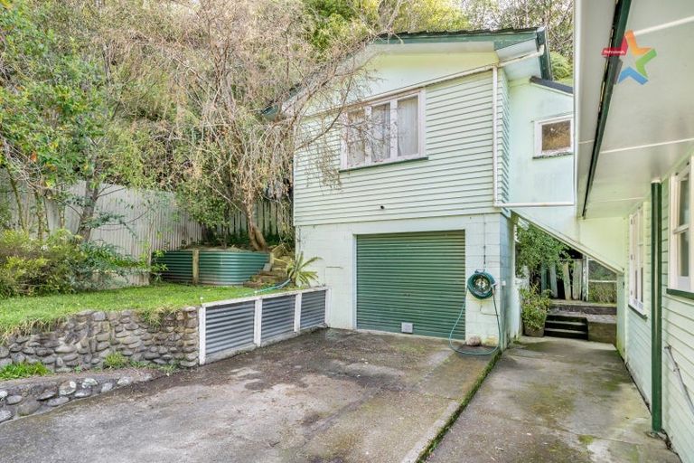 Photo of property in 21 Thomson Grove, Stokes Valley, Lower Hutt, 5019