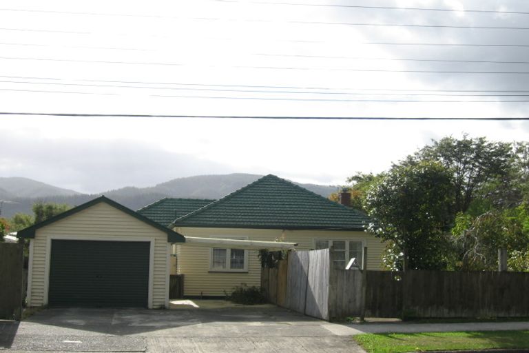 Photo of property in 43 Heretaunga Square, Silverstream, Upper Hutt, 5019