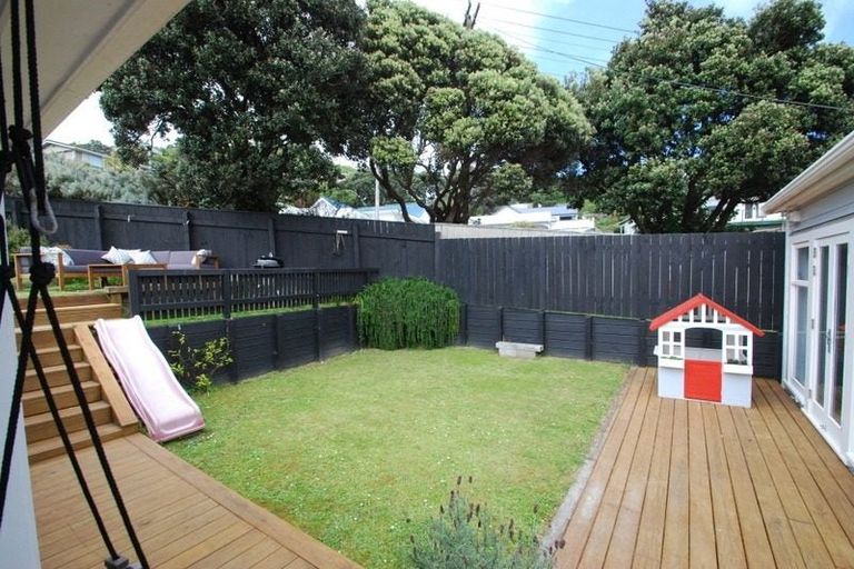 Photo of property in 87 Tiber Street, Island Bay, Wellington, 6023