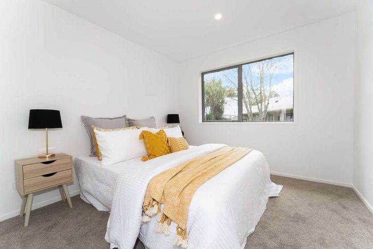 Photo of property in 6d Buisson Glade, West Harbour, Auckland, 0618