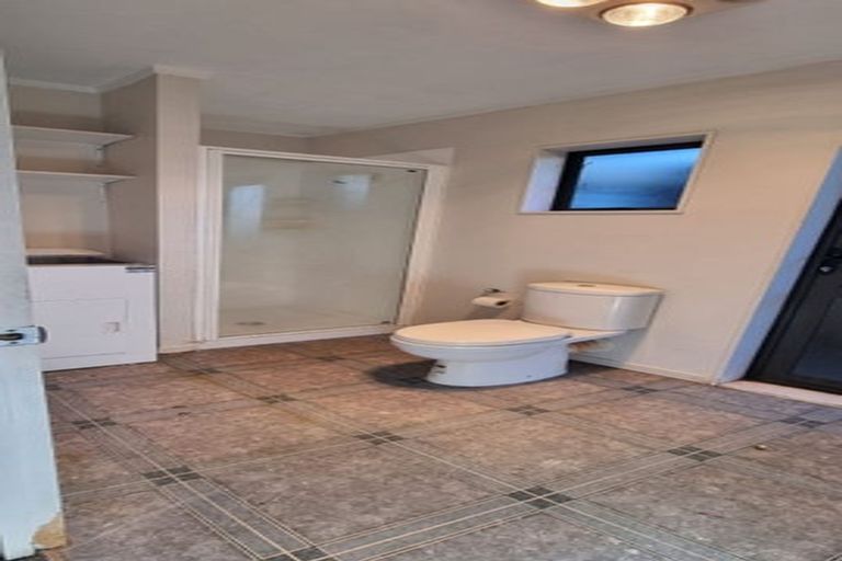 Photo of property in 1 Ardee Close, East Tamaki, Auckland, 2016