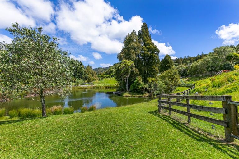 Photo of property in 278a Forest Hill Road, Waiatarua, Auckland, 0612