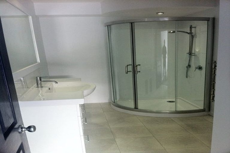 Photo of property in 58 Miromiro Road, Normandale, Lower Hutt, 5010