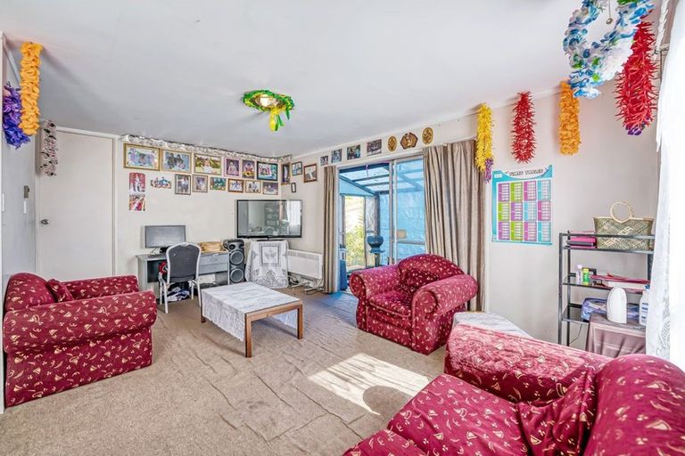 Photo of property in 22 Watchfield Close, Mangere, Auckland, 2022