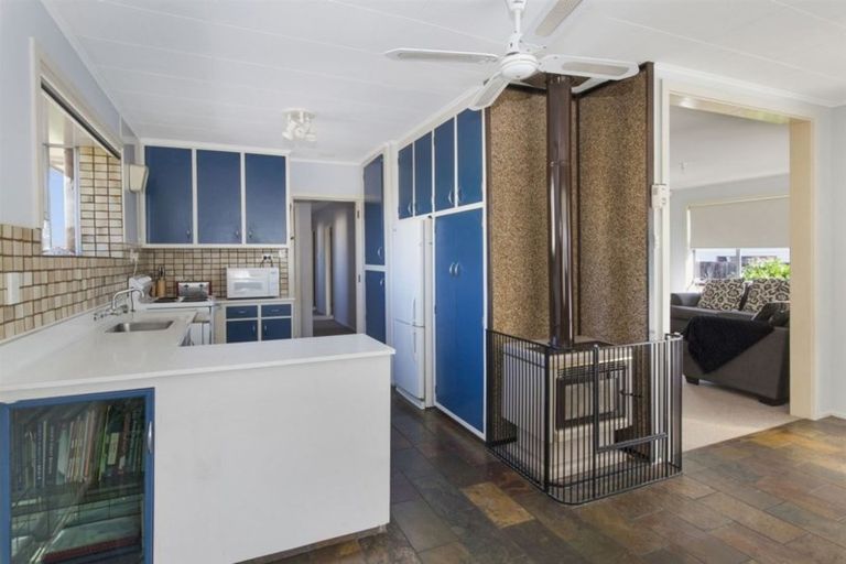 Photo of property in 12a Valerie Place, Redwood, Christchurch, 8051