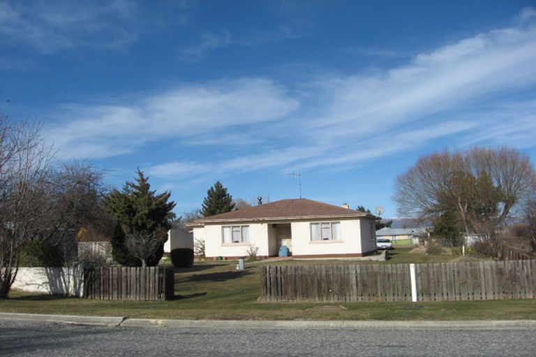 Photo of property in 8 Welles Street, Ranfurly, 9332