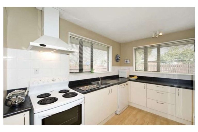 Photo of property in 7b Ludecke Place, Sockburn, Christchurch, 8042