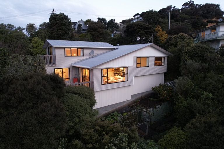 Photo of property in 4 Kahu Road, Paremata, Porirua, 5024