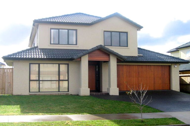 Photo of property in 20 Walter Haddrell Crescent, Flat Bush, Auckland, 2016