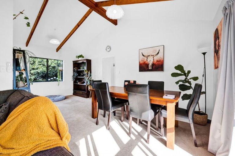 Photo of property in 24 Poplar Grove, Whalers Gate, New Plymouth, 4310