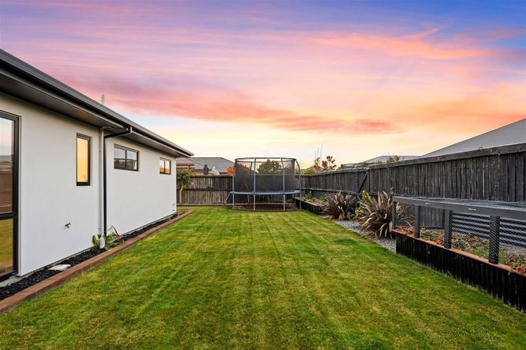 Photo of property in 28 Wakeman Way, Kaiapoi, 7630