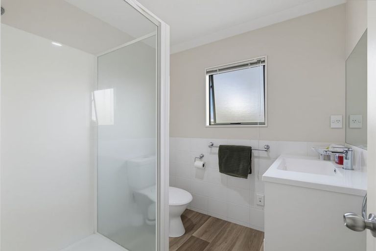 Photo of property in 6 Chadlington Avenue, Henderson, Auckland, 0612