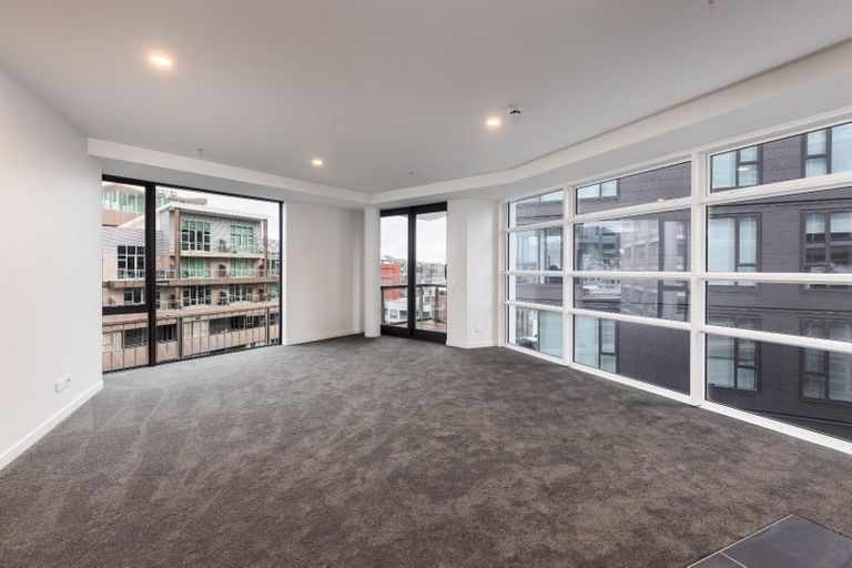 Photo of property in Pinnacle Apartments, E803/160 Victoria Street, Te Aro, Wellington, 6011