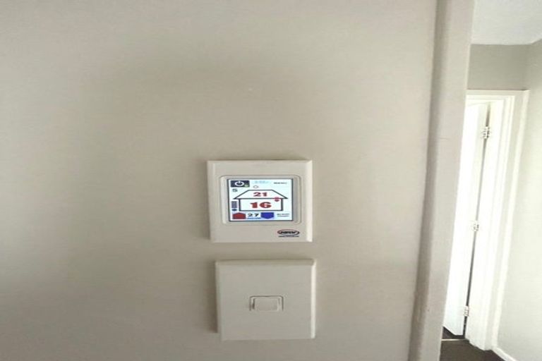 Photo of property in 2/25 Melleray Place, Randwick Park, Auckland, 2105