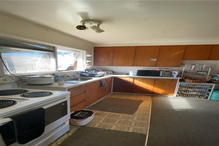 Photo of property in 2/2 Yacht Place, Bucklands Beach, Auckland, 2012