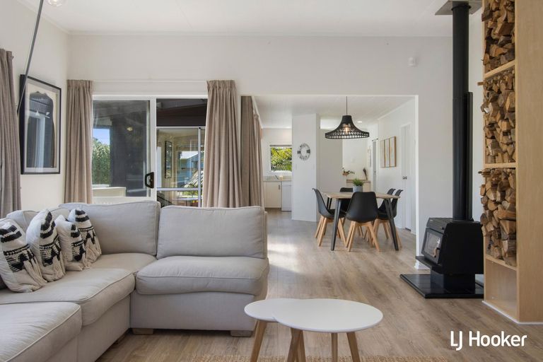 Photo of property in 44 Hillview Road, Waihi Beach, 3611