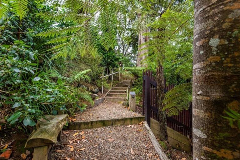 Photo of property in 22 Glade Place, Birkenhead, Auckland, 0626