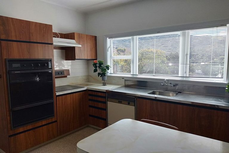Photo of property in 18 Trelissick Crescent, Ngaio, Wellington, 6035