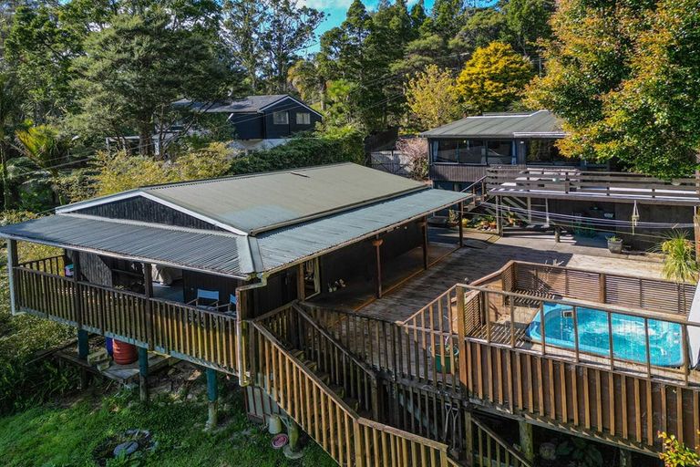 Photo of property in 1/757 West Coast Road, Oratia, Auckland, 0604