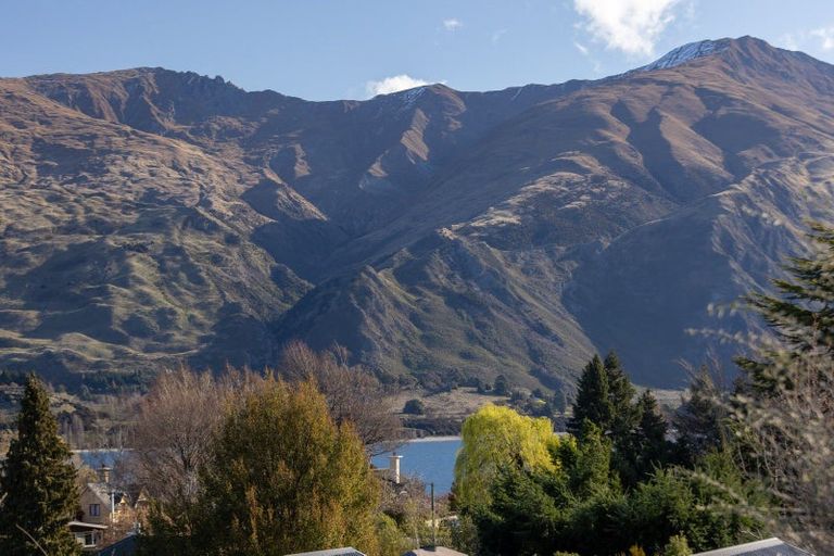 Photo of property in 64 Beacon Point Road, Wanaka, 9305