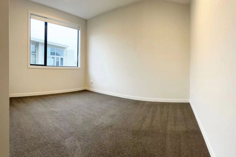 Photo of property in 22a Dallinghoe Crescent, Milford, Auckland, 0620