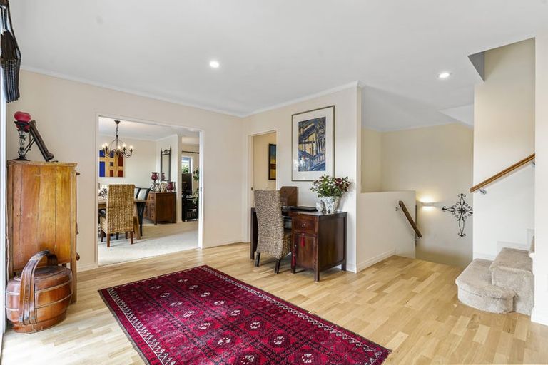 Photo of property in 21 Brooke Ridge Rise, East Tamaki Heights, Auckland, 2016