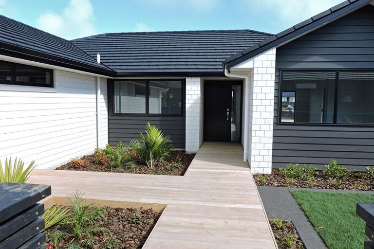 Photo of property in 1 Ashwood Lane, Bell Block, New Plymouth, 4312