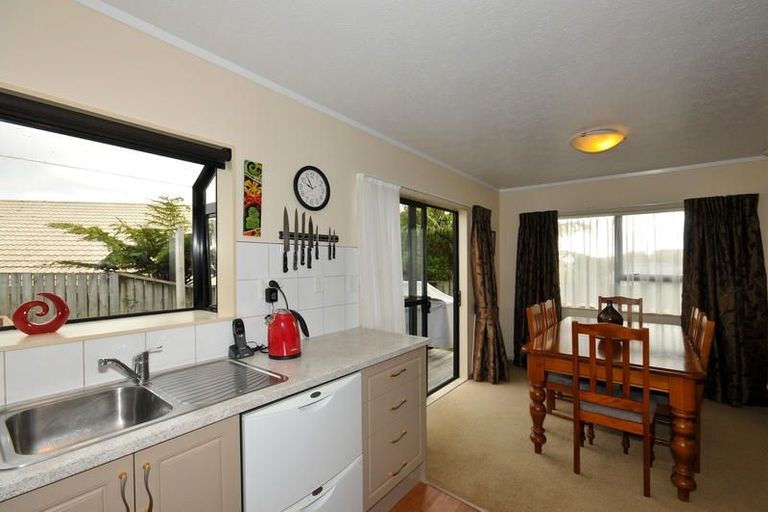 Photo of property in 1 Northwood Close, Woodridge, Wellington, 6037