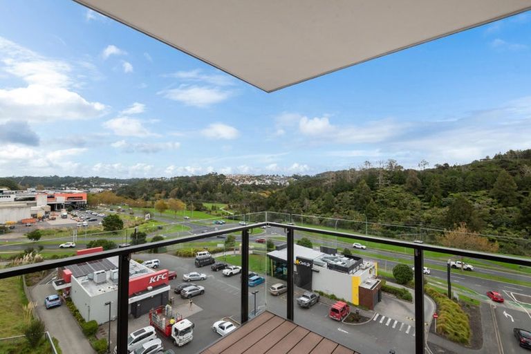 Photo of property in 416/3 Kaipiho Lane, Albany, Auckland, 0632