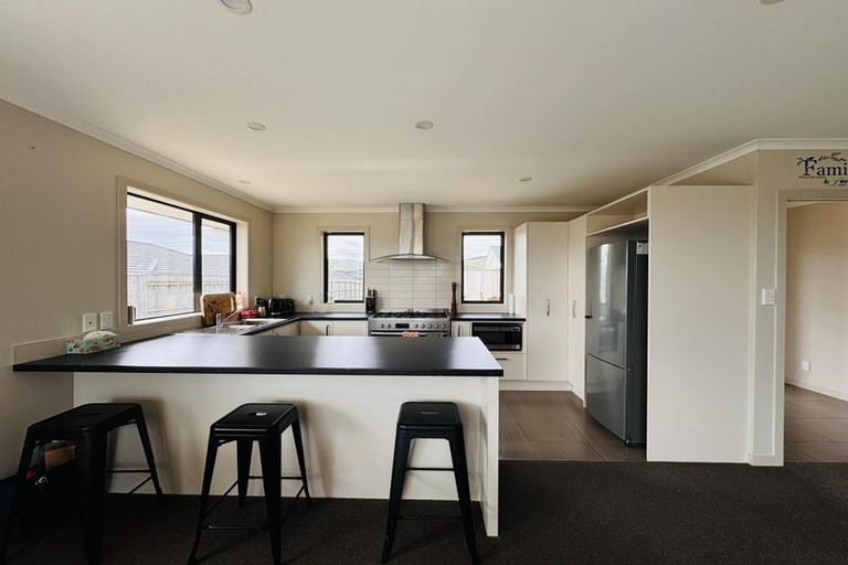 Photo of property in 8 Gibraltar Way, Fitzherbert, Palmerston North, 4410